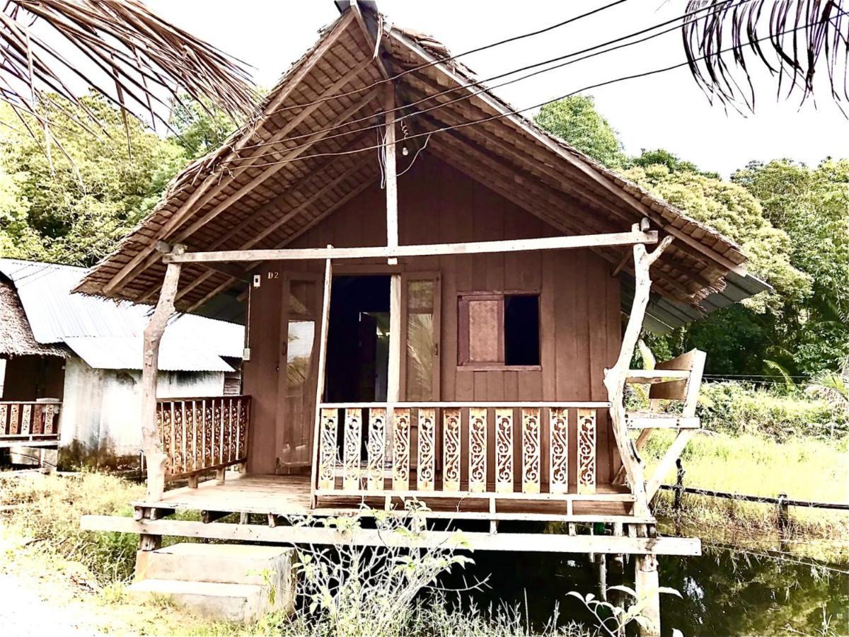 Hotel Frog Garden Hut Koh Phayam Exterior foto