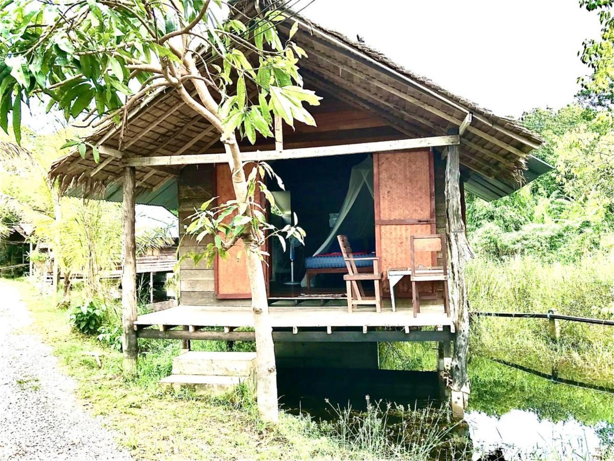 Hotel Frog Garden Hut Koh Phayam Exterior foto